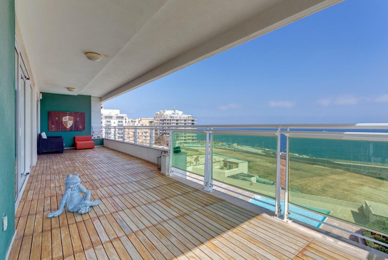 Seafront Apartment In Sliema With Pool, Upmarket Complex المظهر الخارجي الصورة