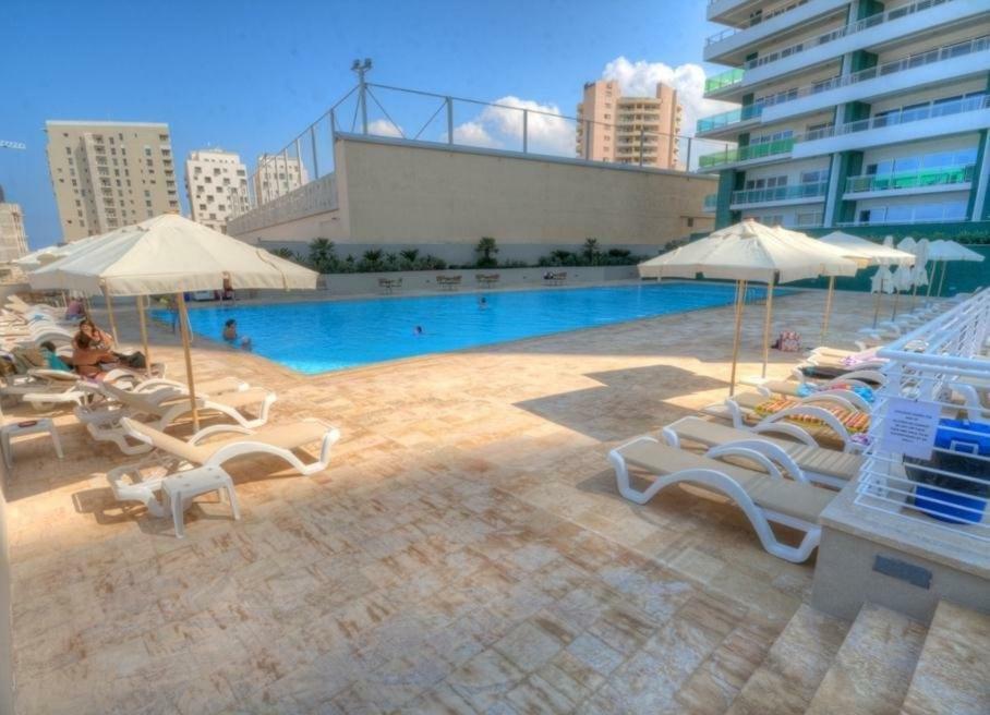Seafront Apartment In Sliema With Pool, Upmarket Complex المظهر الخارجي الصورة